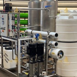 دستگاه تصفیه آب صنعتی با ظرفیت 75متر مکعب