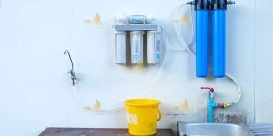 دستگاه تصفیه آب چه چیزهایی را جدا می‌کند؟